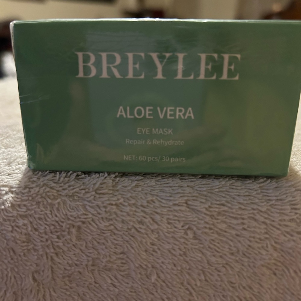 Bret Lee eye masks
